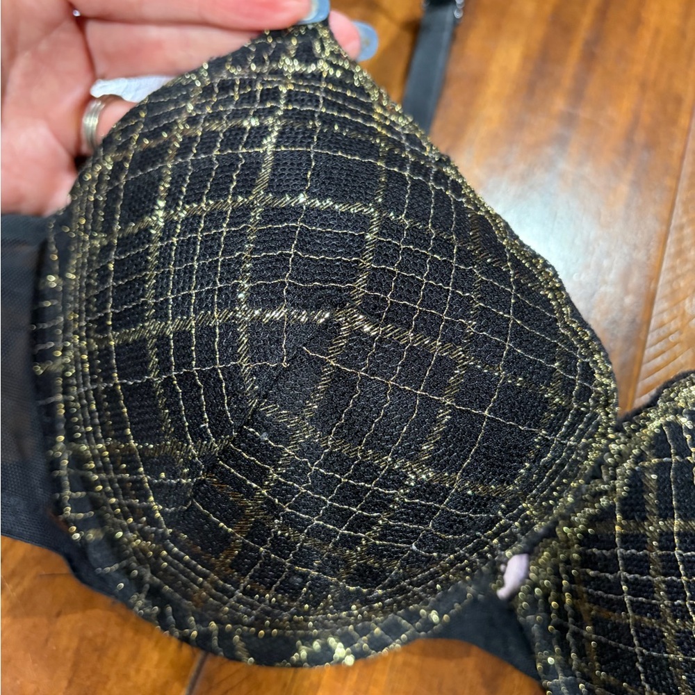 Victoria's Secret Black and Gold Bra - Picture 2 of 4